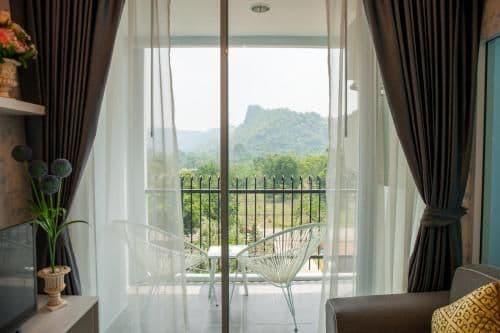 Suite with Mountain View