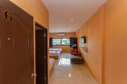 Deluxe Family Room