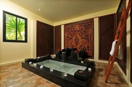 4 bedroom pool villa Premium class, walking to Naiharn beach3