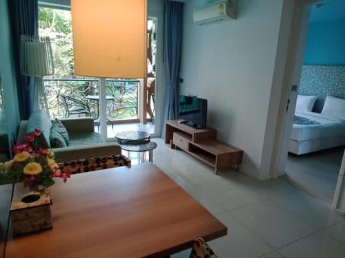 Apartment with Garden View
