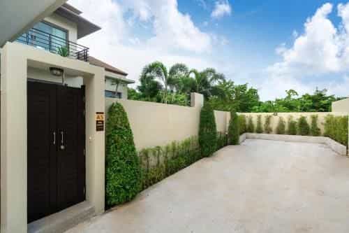 Villa Sole Lux 3 bedrooms with pool Nai Harn Villa Sole Lux 3 bedrooms with pool Nai Harn