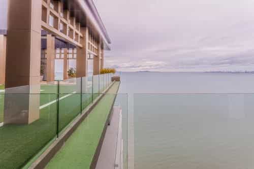 Luxury Beach Front 1 BR / Netflix / Bangsare - Pattaya Luxury Beach Front 1 BR / Netflix / Bangsare - Pattaya