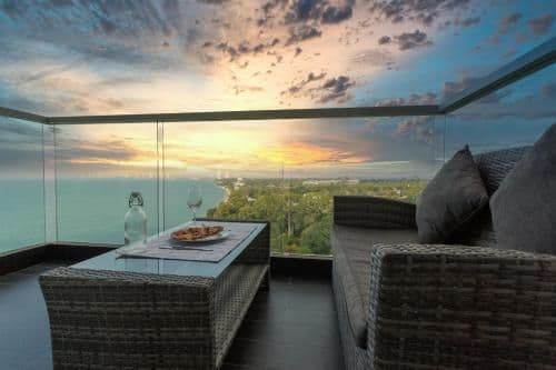 Luxury Beach Front 1 BR / Netflix / Bangsare - Pattaya Luxury Beach Front 1 BR / Netflix / Bangsare - Pattaya