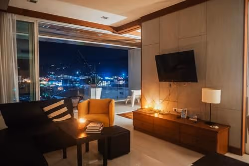Deluxe Apartment
