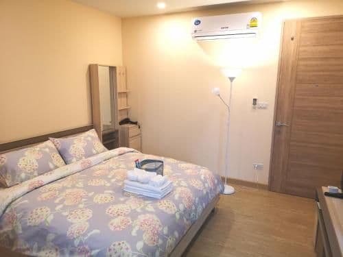 Standard Double Room with Shared Bathroom