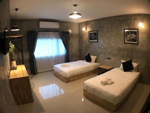 Standard Twin Room