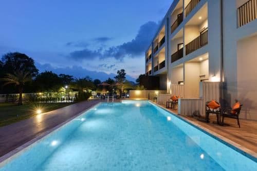 Deluxe Double Room with Pool Access