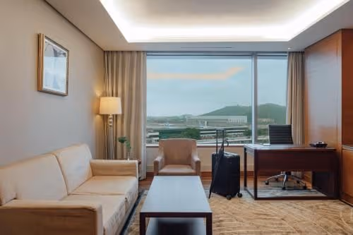 Superior Suite Double with Airport View