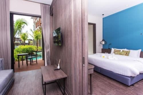 Deluxe Suite Pool Access - Jacuzzi