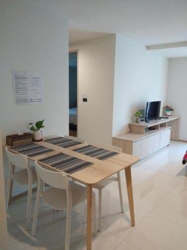 Deluxe Two-Bedroom Apartment