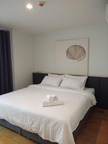 Deluxe Two-Bedroom Apartment