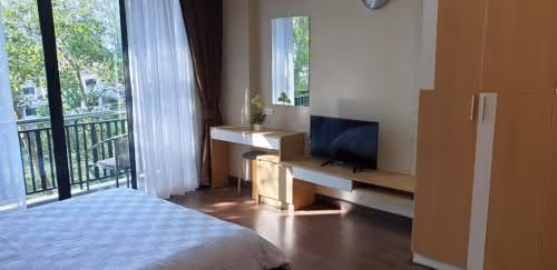 Studio with Balcony