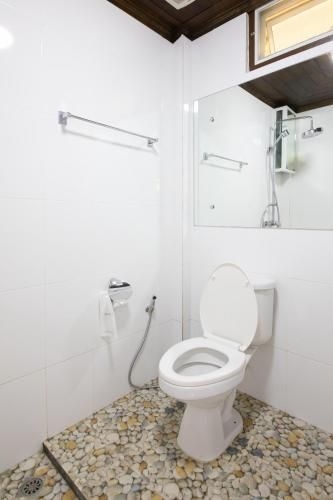 Capital O 370 Nernkhao Resort near Takuathung Hospital1