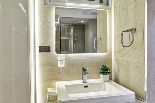 Apartment with Terrace And Pool Access