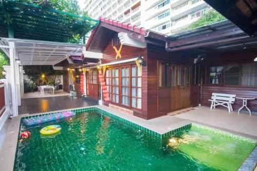 Pattaya City Villa Free Electricity 7Bdr 6Bth Pattaya City Villa Free Electricity 7Bdr 6Bth