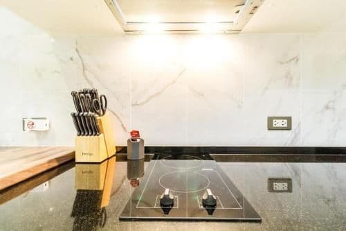 Apartment with Pool View