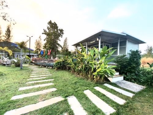 Bungalow with Garden View