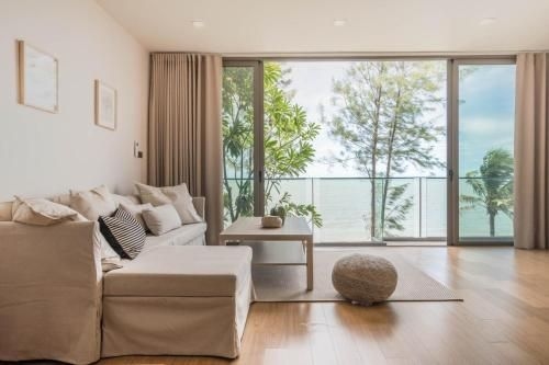 Sandbox Beachfront Villa30