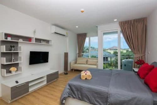 Apartment with Balcony