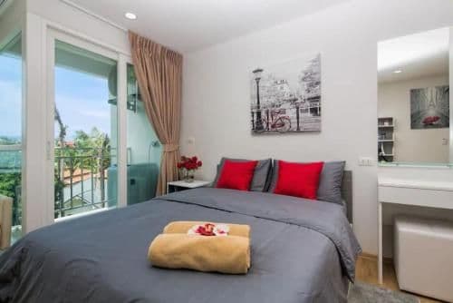 Apartment with Balcony