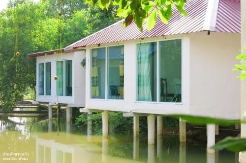บ้านพักสวนแก้ว ทะเลน้อย (Ban Suan Keaw Resort)0