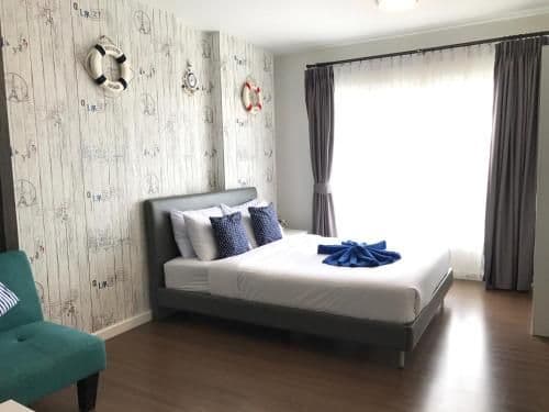 Studio Apartment with Sea View