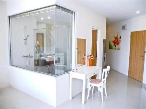 Apartment with Garden View