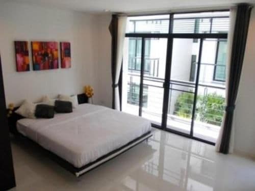 Apartment with Balcony