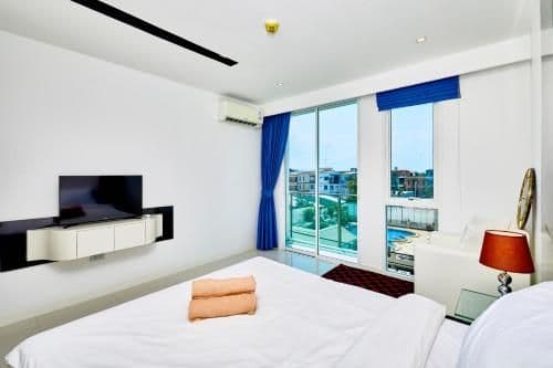 Studio Apartment