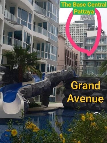 Grand Avenue Pattaya paza1