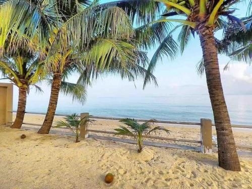Paradise beach house0