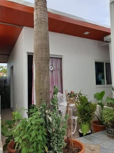 Bungalow with Garden View