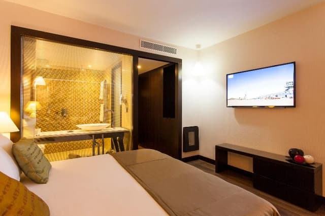 QUADRUPLE LUXURY