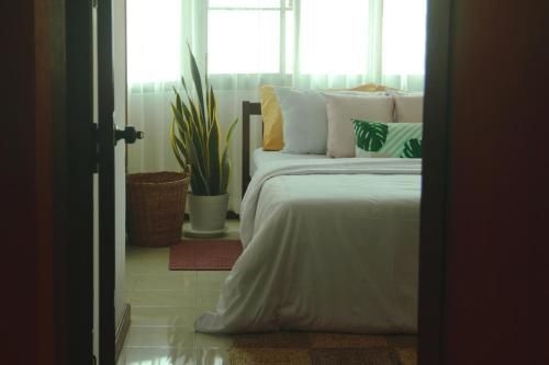 Stylish apartment in Ninman Walk to Maya Mall0