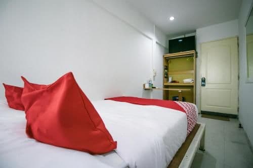 Standard Double Room with Shared Bathroom