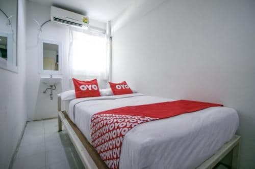 Standard Double Room with Shared Bathroom