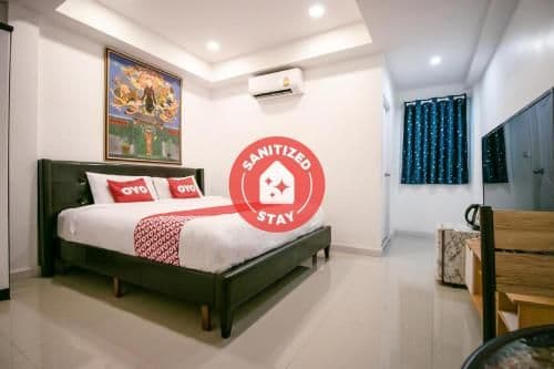 Standard Double Room with Shared Bathroom