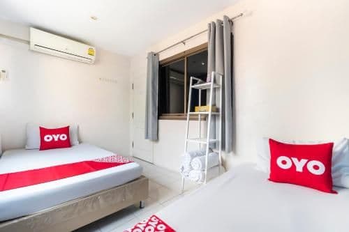 Standard Twin Room with Shared Bathroom