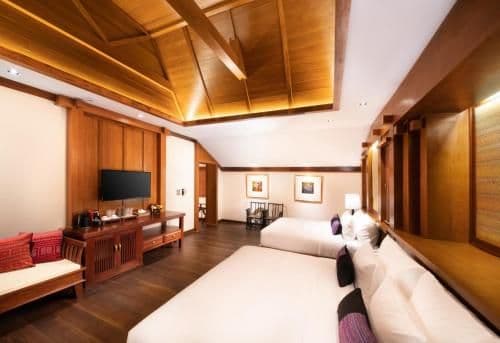 Grand Family Suite with Balcony