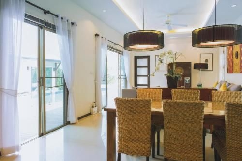 Two Bedroom Oriental Villa Nai Harn1