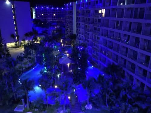Apartment with Pool View