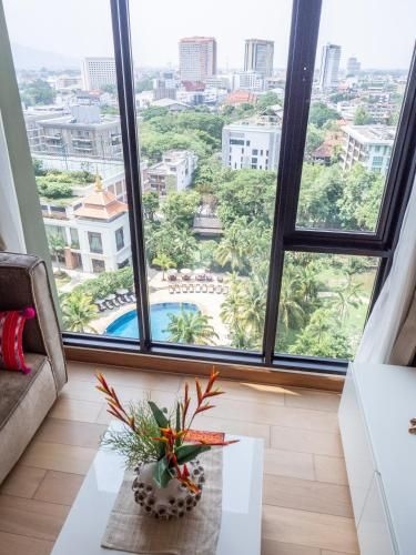 Brilliant Condo Pool View+Night Barzaa(83 sqm)3