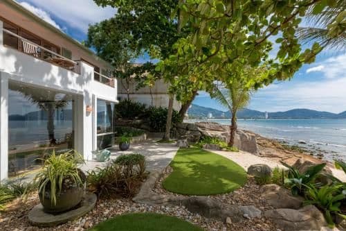 Villa - Beach Front