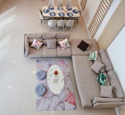 Hill home2