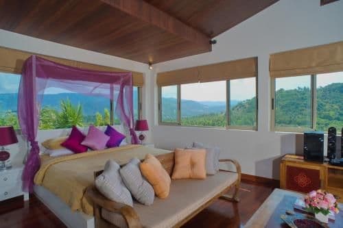 Three Bedroom Apartment with Balcony