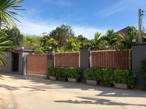 Baan Pinya Cosy One Bedroom Executive Bungalow1