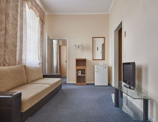 JUNIOR SUITE CAPACITY 1