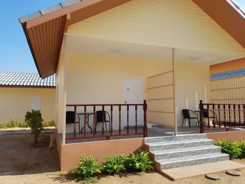 Bungalow with Patio