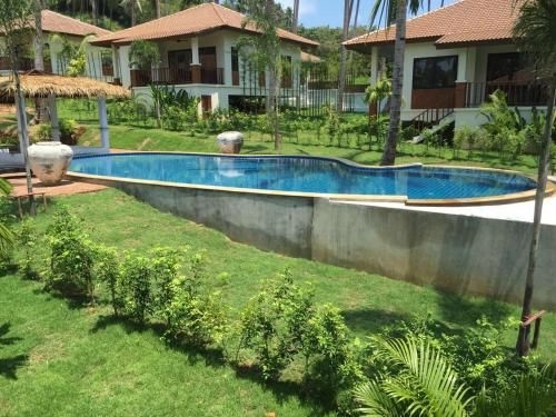 Blue Coconut House4