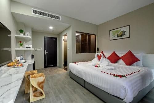 Deluxe Double or Twin Room with Mountain View